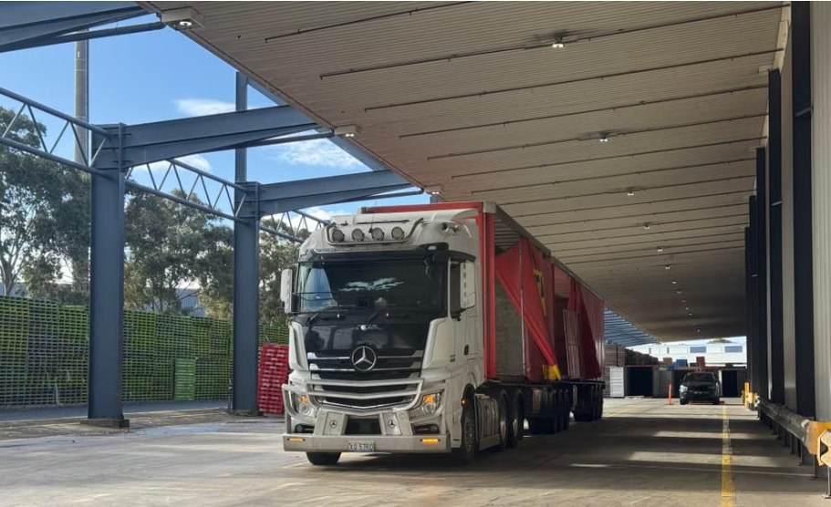 Retail textile logistics operator teaser image